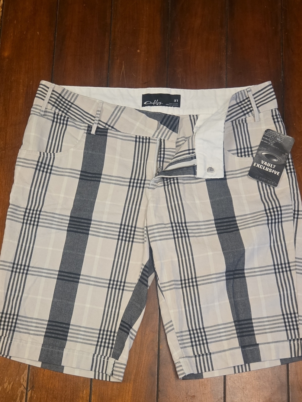 Oakley Men's Plaid Chino Shorts in Beige and Gray